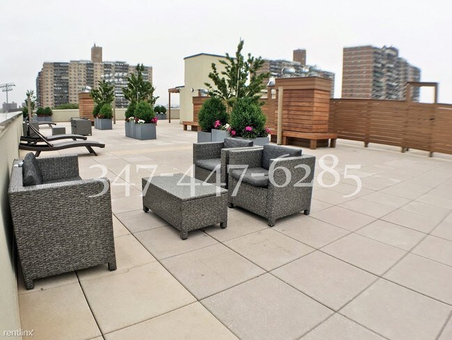 Primary Photo - 105 Leonard St