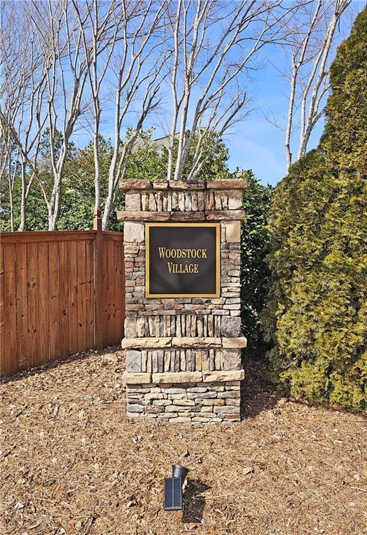 Building Photo - 315 Lakeside Ln