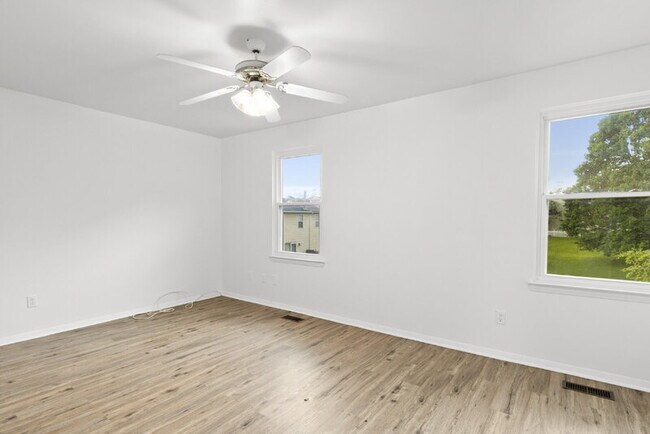 Building Photo - 59 Stoneway Pl