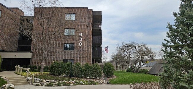 Primary Photo - 930 Taylor Dr