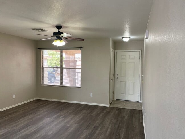 Building Photo - Rita Ranch Charmer 3Bdm 2Ba home, availabl...