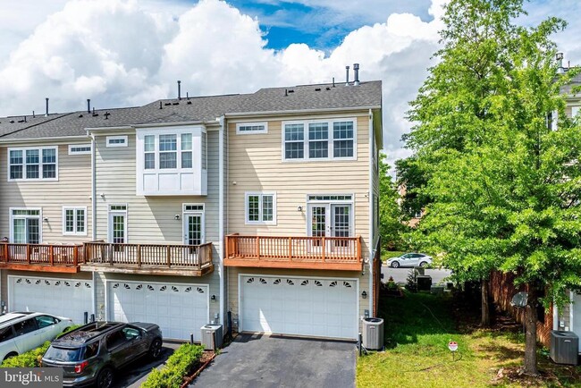 Building Photo - 42785 Hay Rd
