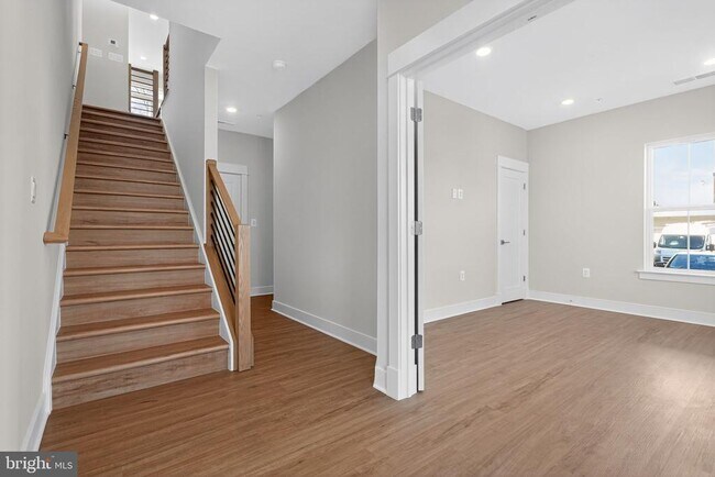 Building Photo - 22832 Tawny Pne Sq