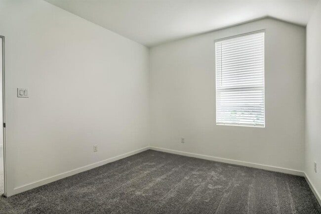 Building Photo - 12623 Blue Catfish Ln