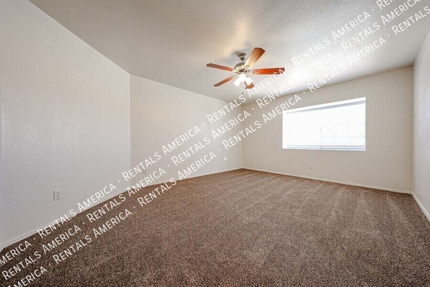 Building Photo - 2361 W Myrtle Dr