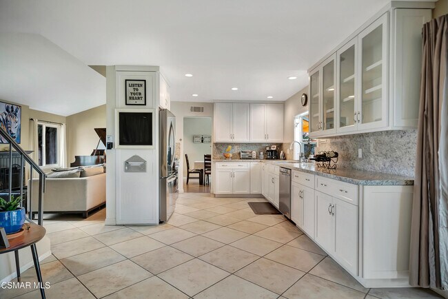 Building Photo - 2207 Rusticpark Ct