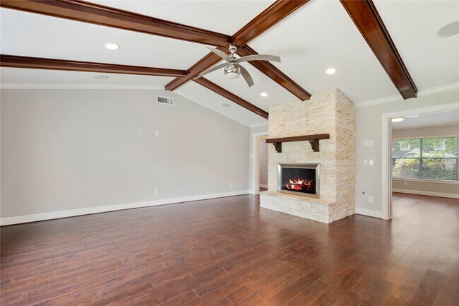 Building Photo - 4023 Bayou Grove Dr