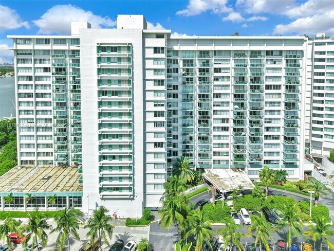 Building Photo - 1000 West Ave