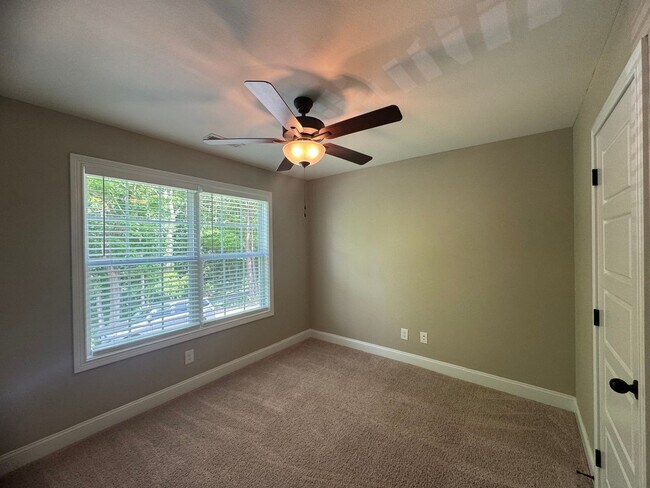 Building Photo - Gorgeous Single Family Home In Clarksville