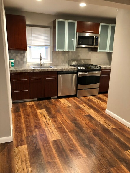 Building Photo - 59 Bears Hill Rd