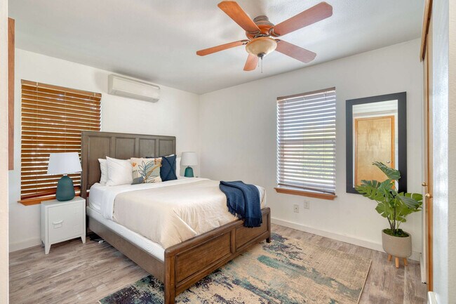 Building Photo - 5040 NE 18th Ave