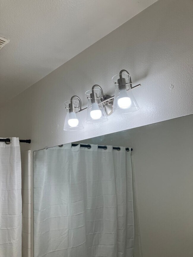 Building Photo - Charming and Updated 2BD/2BA Livermore Copper Hill Condo Near Las Positas College & 580!