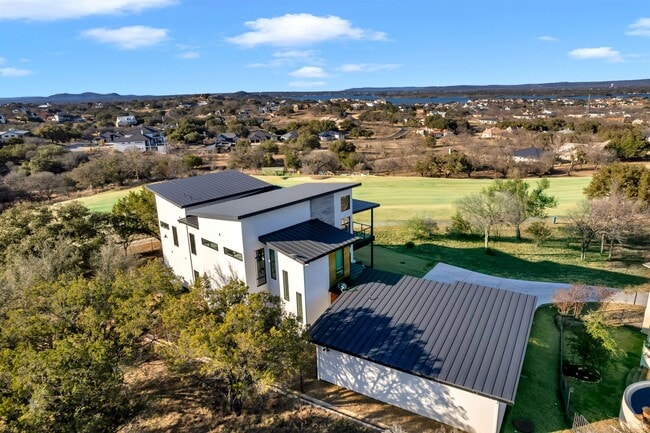 Building Photo - 207 Kites Ct