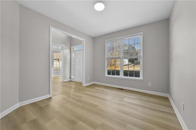 Building Photo - 137 Towne Park Dr