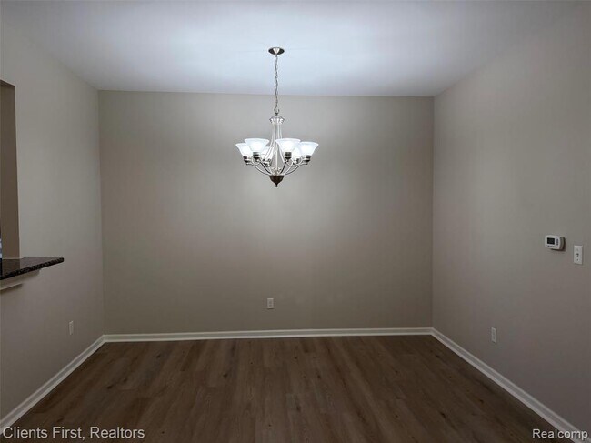 Building Photo - 16040 Morningside