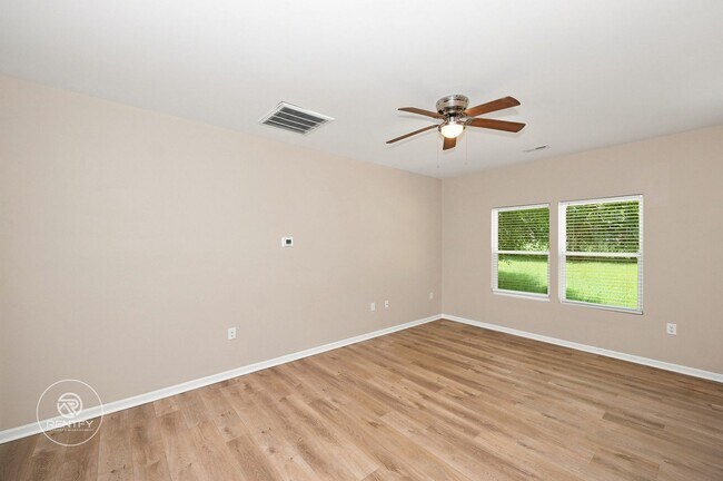 Building Photo - 515 Correll St