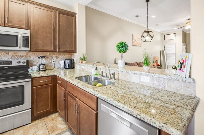 Building Photo - IMMEDIATE MOVE IN Spacious 3 Bedroom 2.5 B...
