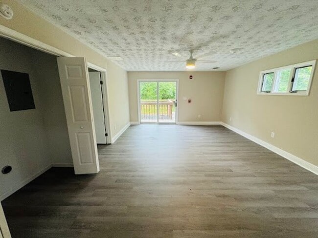 Building Photo - 363 Mansion Ave