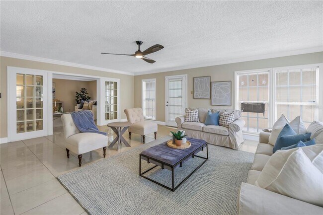 Building Photo - 2267 Heron Cir