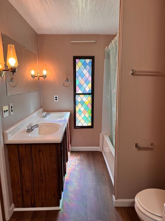 Building Photo - 3 Bed, 1.5 bath mobile home
