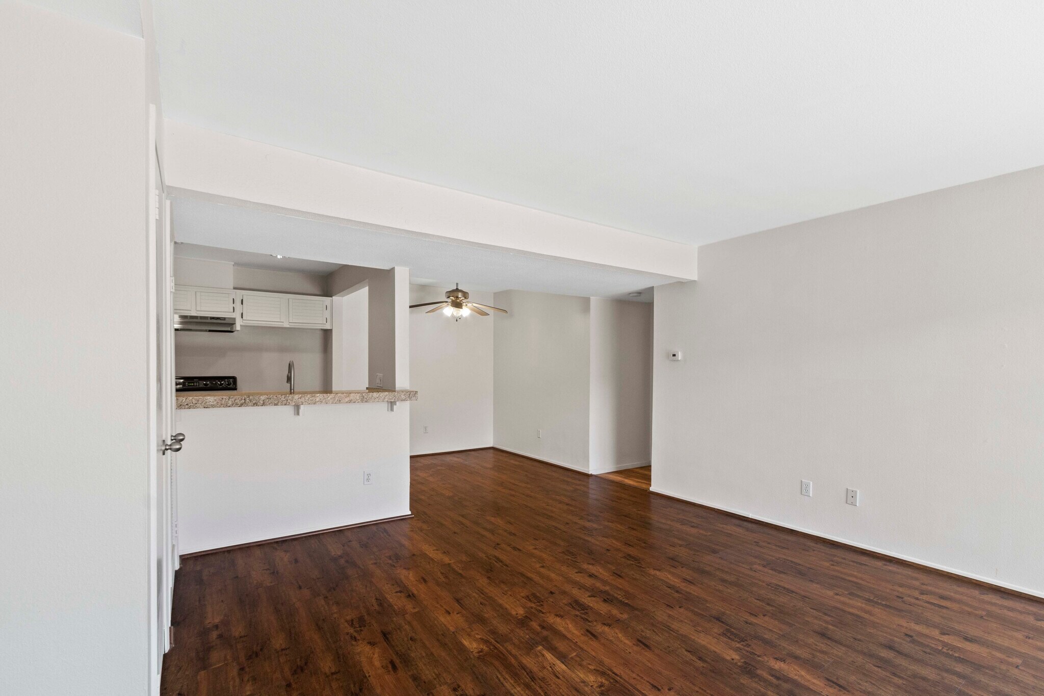Building Photo - 25671 Le Parc