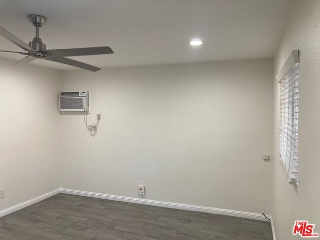 Building Photo - 15134 E Poplar Ave