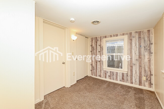 Building Photo - 1924 Culver Ave