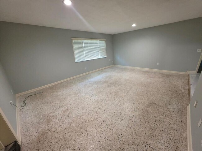 Building Photo - 25601 Laylaine Dr