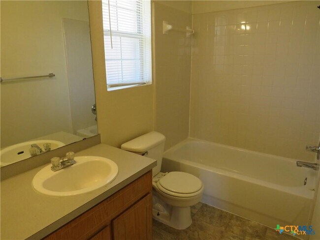 Building Photo - 4002 Gus Dr