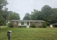 Building Photo - 208 Caldwell Dr