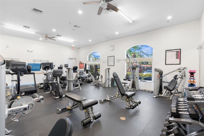 Building Photo - 15465 Lake Magnolia Pl