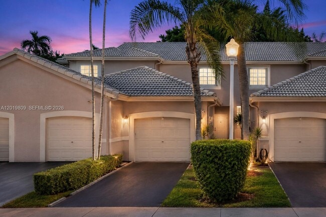 Building Photo - 2078 Madeira Dr