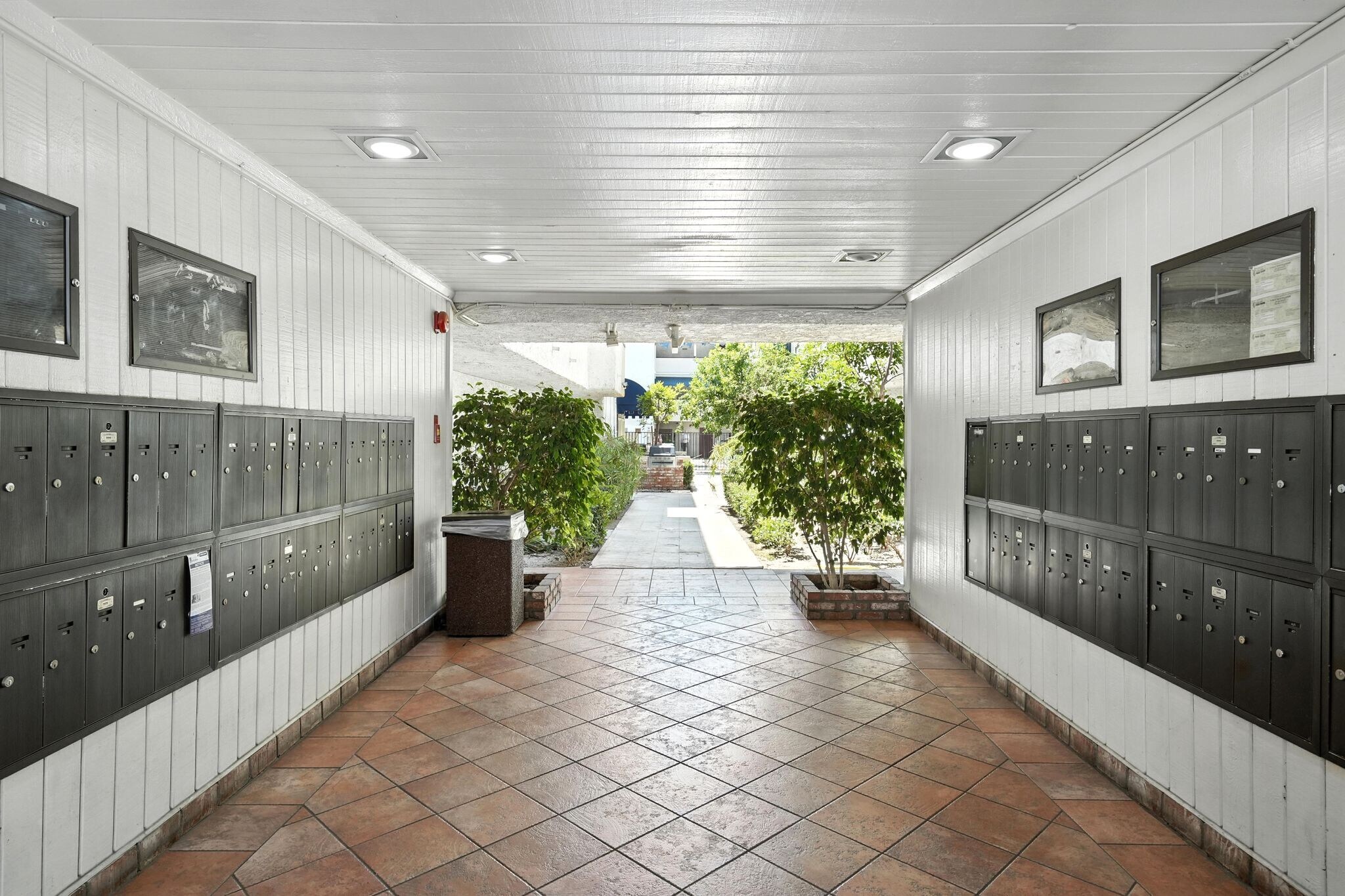 Building Photo - 18530 Hatteras St