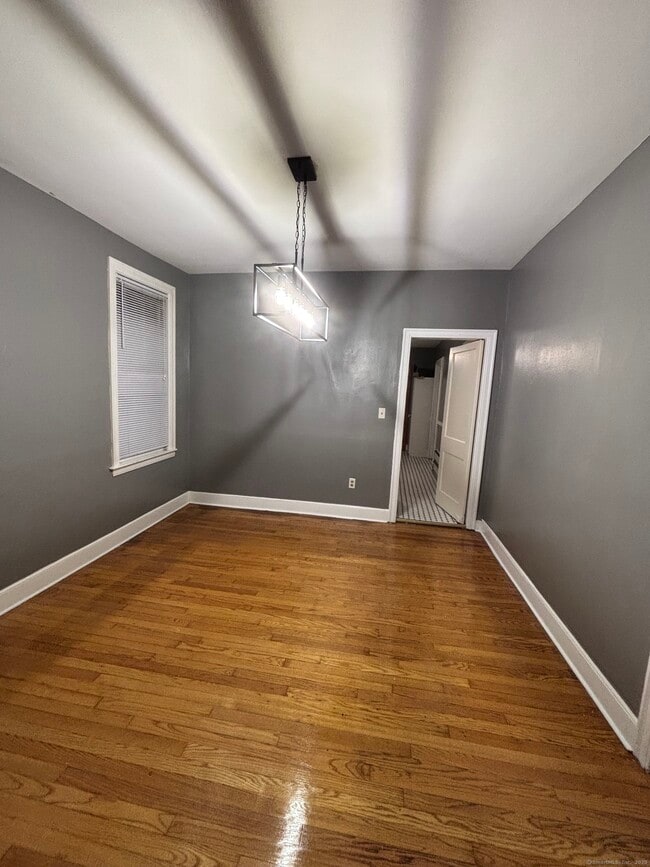 Building Photo - 33 Aetna St