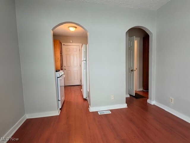 Building Photo - 990 Kelly Ave