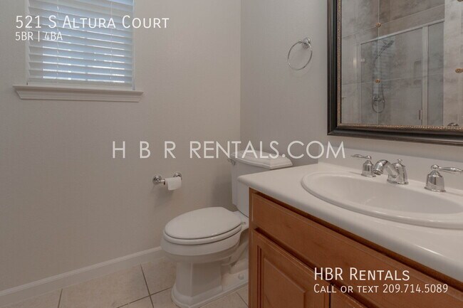 Building Photo - 521 S Altura Ct