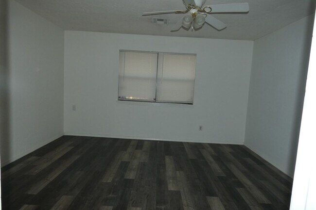 Building Photo - Close to Fort Sill, East side neighborhood