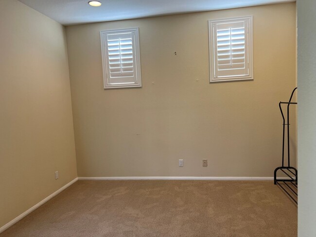 Building Photo - Beautiful, Expansive Paseo Del Sol Pool Home for Rent