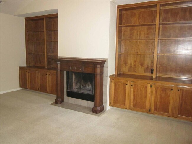 Building Photo - 102 Verna Spur