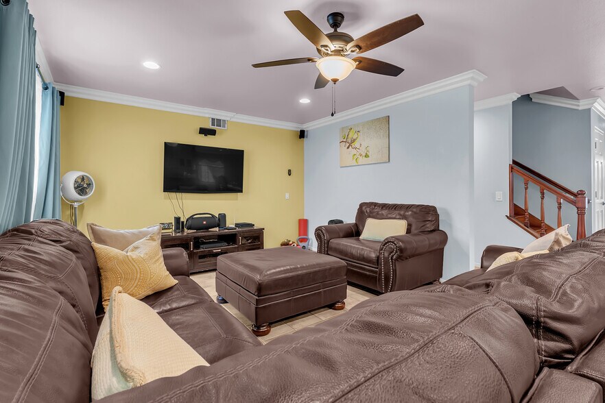 Building Photo - 9720 Blandwood Rd