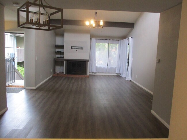 Building Photo - Mission Valley Newly Remodeled 2 Bdr 2 Bat...
