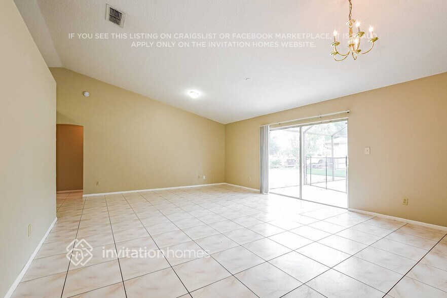 Building Photo - 2821 Saffron Dr