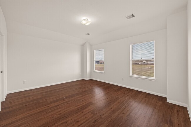 Building Photo - 726 Horseshoe Springs Ln