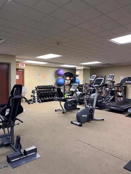 Building Photo - 333 W Mifflin St