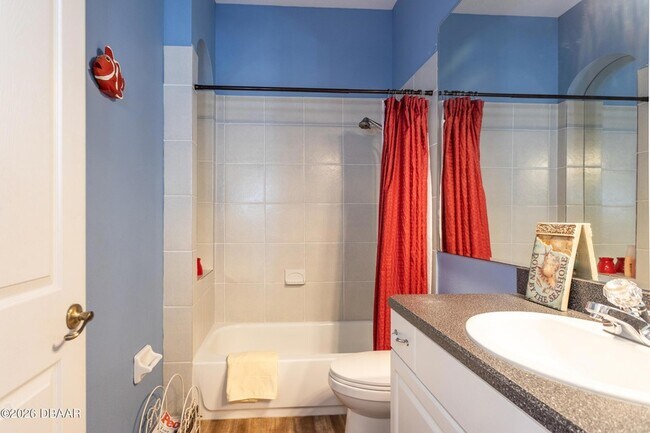 Building Photo - 497 Grandview Ave