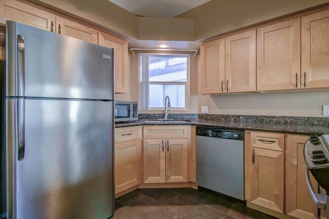 Building Photo - 1224 W Boxelder Cir