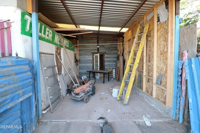 Building Photo - 5723 Alameda Ave