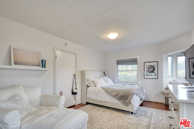 Building Photo - 453 Rialto Ave