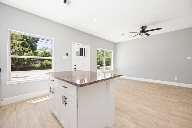 Building Photo - 4651 Mallow St