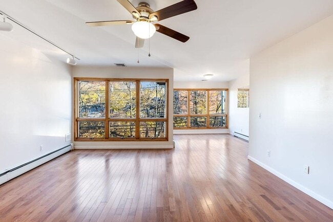 Primary Photo - 3307 Liberty Ave